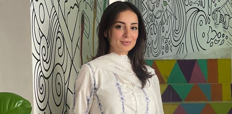 Celebrating biggest joy: Sarwat Gilani announces third pregnancy