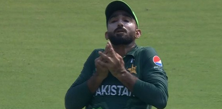 Usama Mir gets support from this bowling great