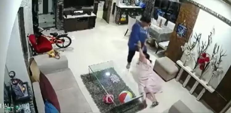 Watch: Woman asks mother-in-law to leave house, beats her on refusal