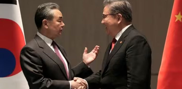 China warns South Korea not to politicise economic issues