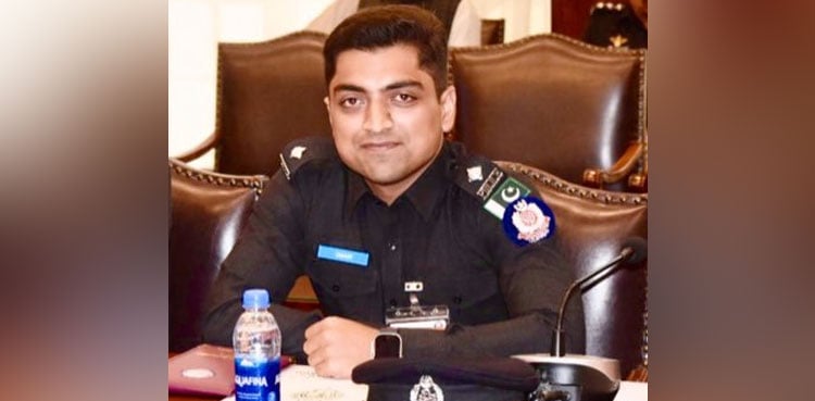 DSP Umair Tariq Bajari, others booked in Orangi Town dacoity case