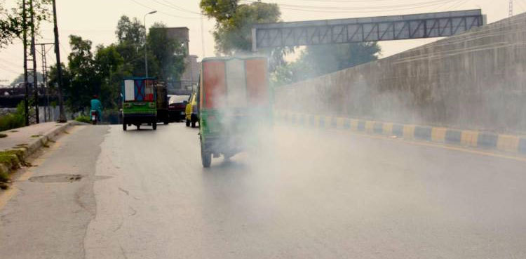 Air quality of Peshawar jumps to hazardous level