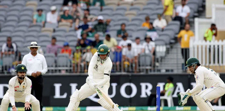 Khawaja, Marsh guide Australia to big lead over Pakistan