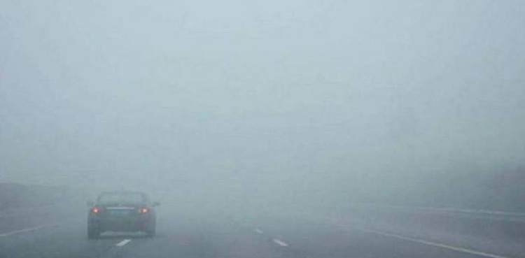 Fog disrupts traffic flow on motorways in Punjab