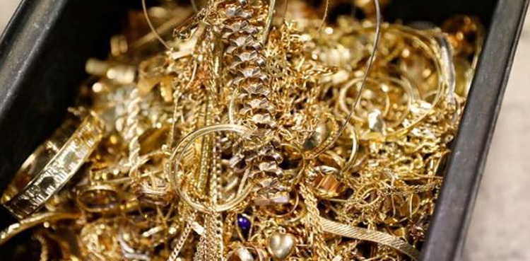 Gang robs 84 tola gold, Rs 6 million cash from Gujranwala house