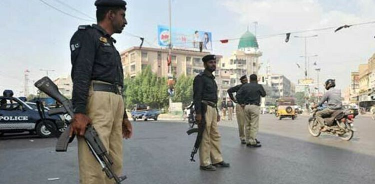 Karachi police arrest gang involved in street crime