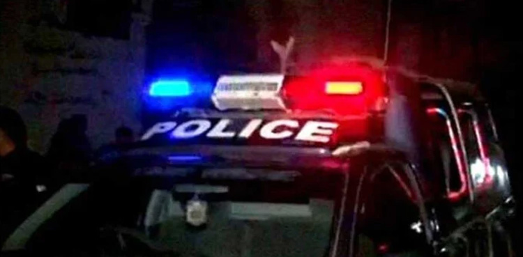 Robbers loot police officer, family in Karachi