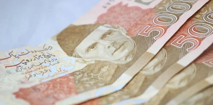 Alert! Fake Rs5000 notes in market