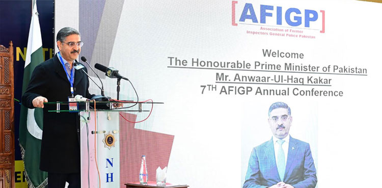 PM Kakar calls for attitudinal change to improve police force's image