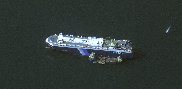 Iran seizes oil tanker in Gulf, arrests crew: Guards website