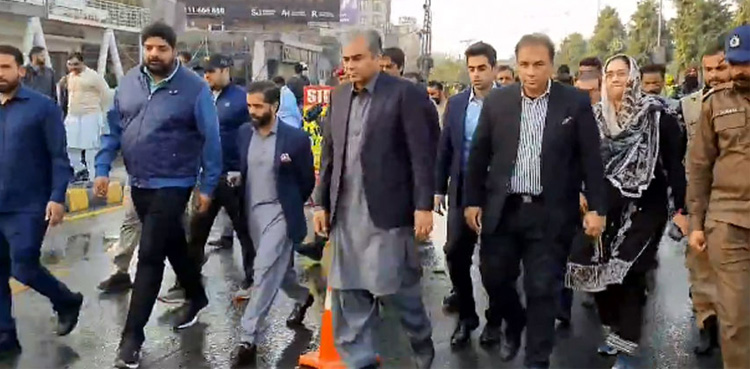 CM Punjab launches cleanliness drive in Lahore to combat smog