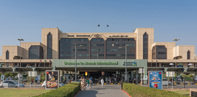 Customs foils gold smuggling bid at Karachi airport