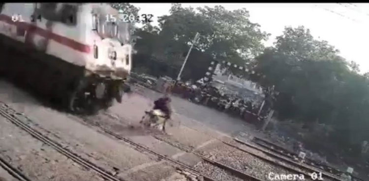 Old man crushed to death while crossing railway track
