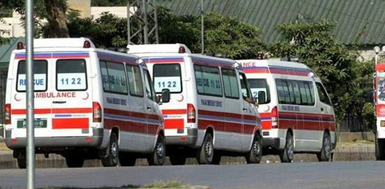 Three dead after bus plunges into river in Bahawalpur