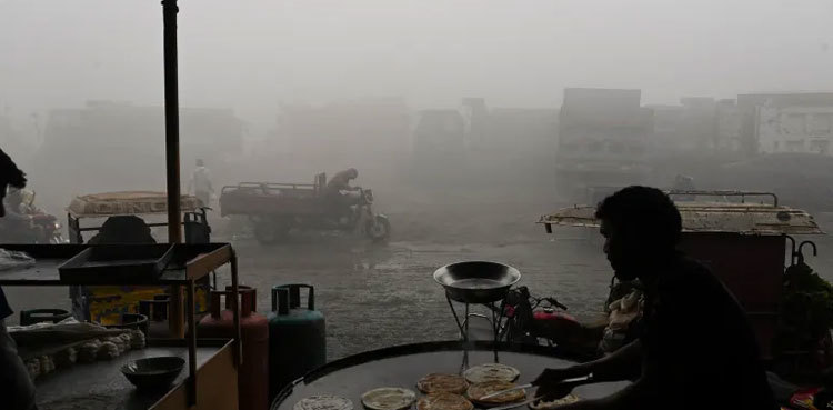 Lahore to again receive artificial rain to combat smog