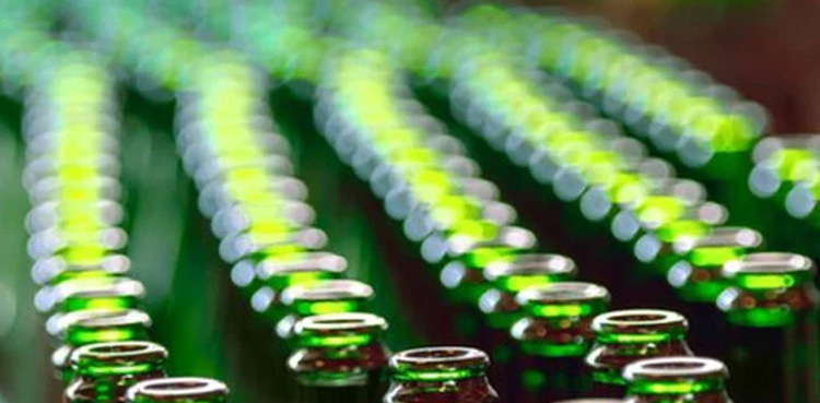 Spurious Liquor factories raided after death in Karachi