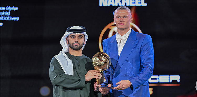 Mansoor bin Mohammed crowns the winners of the 14th Dubai Globe Soccer Awards