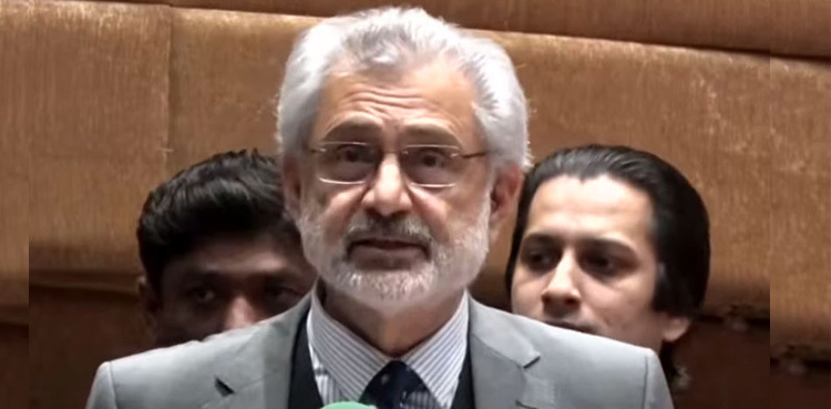 Pakistan lodges complaint over attack on ex-CJP Qazi Faez Isa's vehicle in London