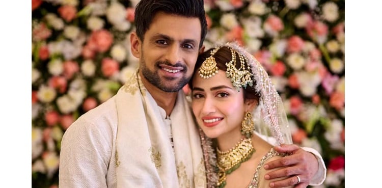 Sana Javed drops unseen wedding picture with Shoaib Malik