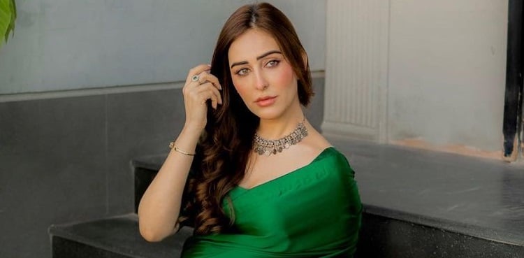 Sidra Niazi drops jaws with new Saree look: See pics, reel