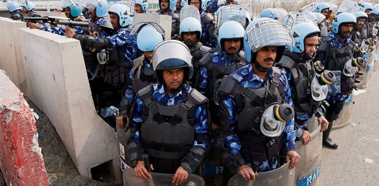 India police use tear gas on farmers' protest