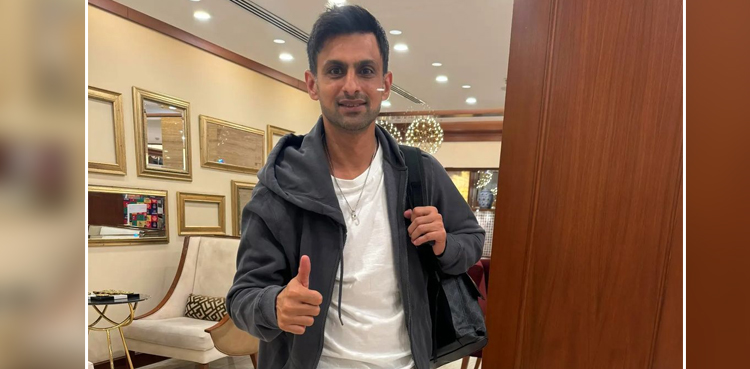 Shoaib Malik joins Karachi Kings squad in Multan