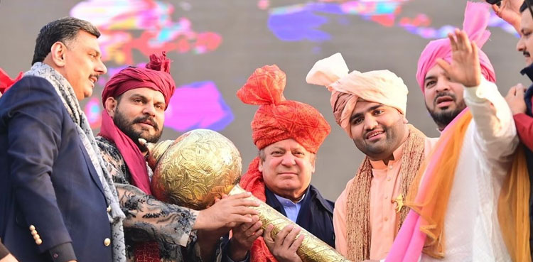 Nawaz Sharif pledges to end unemployment upon return to power