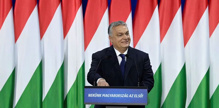 Hungary buys Swedish fighter jets, prepares to approve NATO bid