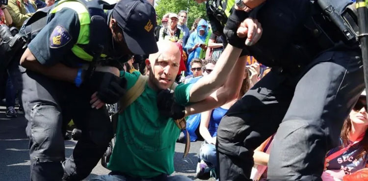 Dutch climate protest ends with 1,000 arrests