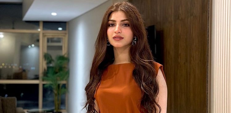 Kinza Hashmi reveals her first paycheck