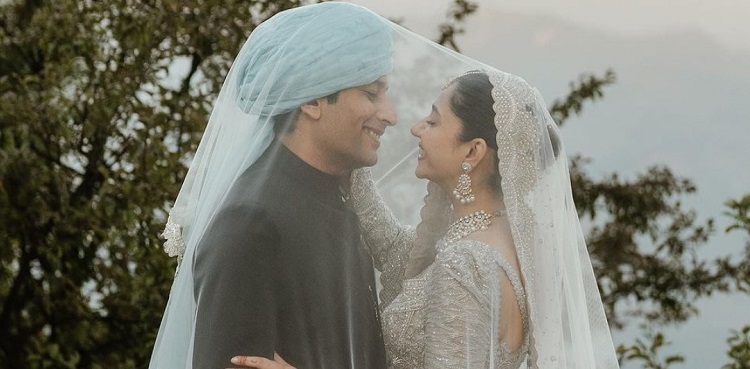 Mahira Khan breaks silence on pregnancy reports