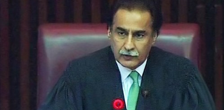 NA Speaker Ayaz Sadiq refuse to take unnecessary security, protocol