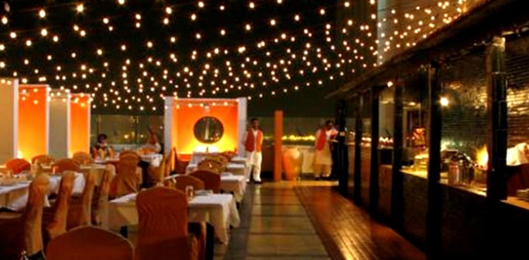 Lahore restaurants allowed to remain open from Iftar to Sehr