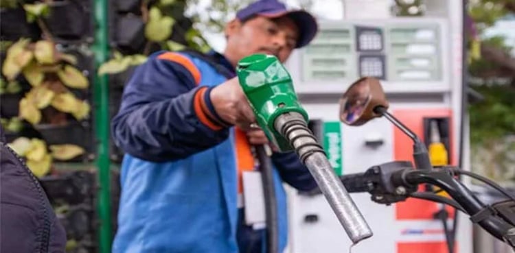 Government announces reduction in petrol, diesel prices