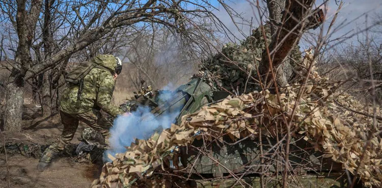 Ukraine pulls back from three villages in east, Zelenskiy pleads for weapons