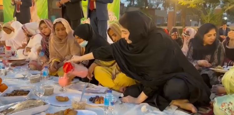 Maryam Nawaz breaks fast with prisoners in Kot Lakhpat Jail