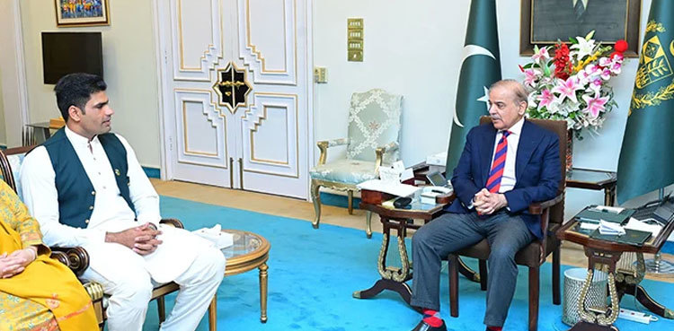 PM Shehbaz announces Rs2.5m prize for javelin athlete Arshad Nadeem