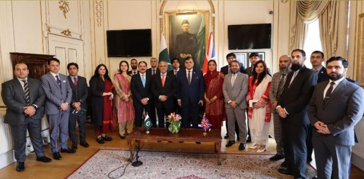 FM Ishaq Dar calls for 'economic diplomacy' to make Pakistan stronger