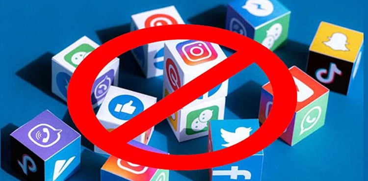 Punjab policemen barred from using social media while on duty