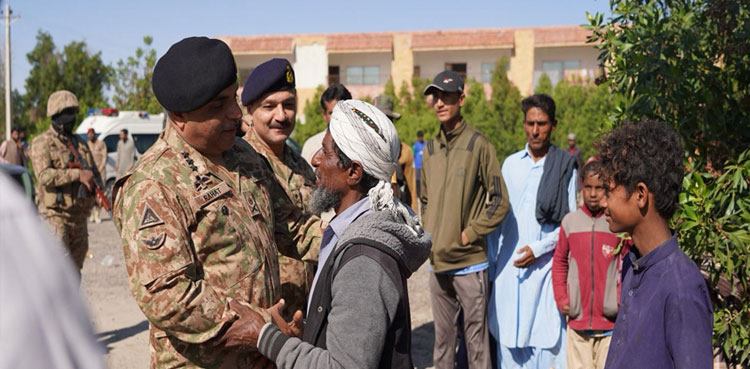 Corps Commander Balochistan visits Gwadar's flood-hit areas