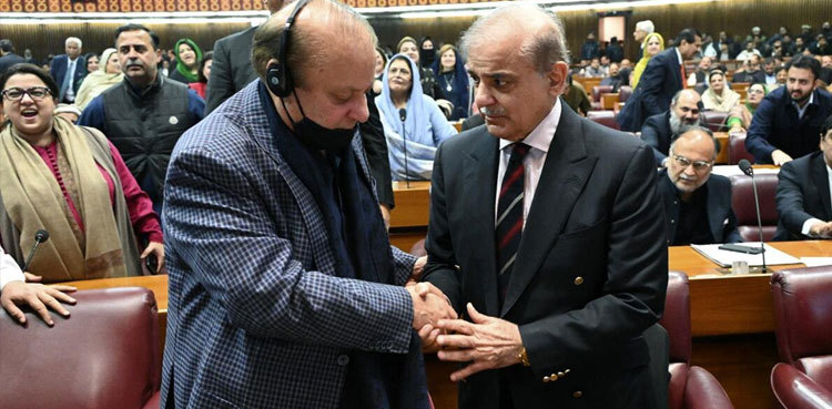 Nawaz Sharif ‘orders’ to keep federal cabinet small in initial phase