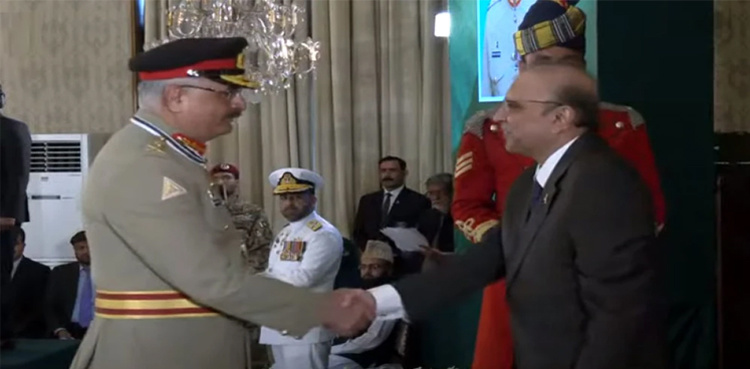 President Zardari confers military awards upon 42 officers