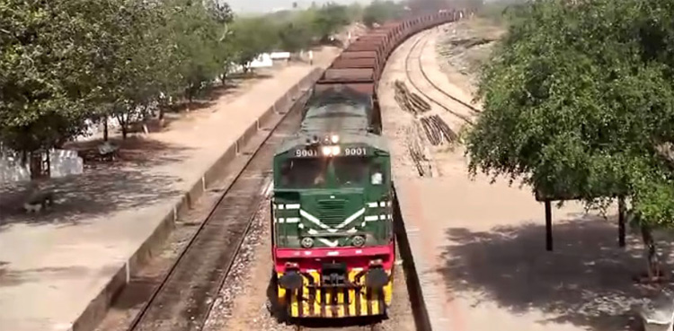 Pakistan Railways breaks record with longest freight train run