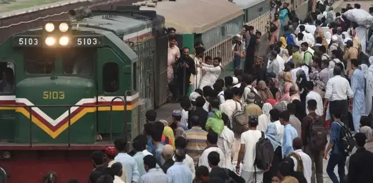 Railways decides to operate trains under PPP mode