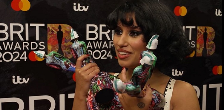 Raye sets record at BRIT Awards