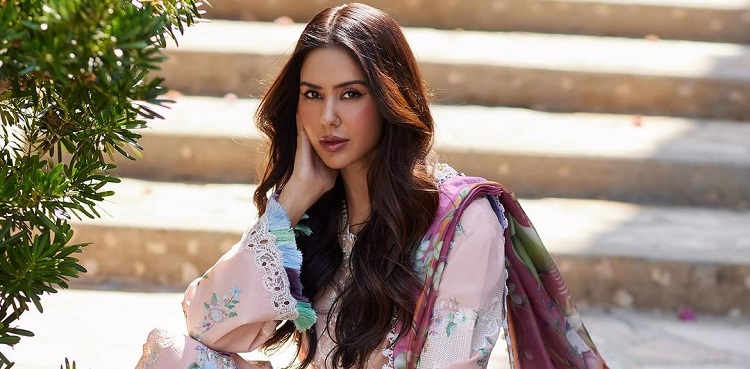 I really want to come to Pakistan: Sonam Bajwa