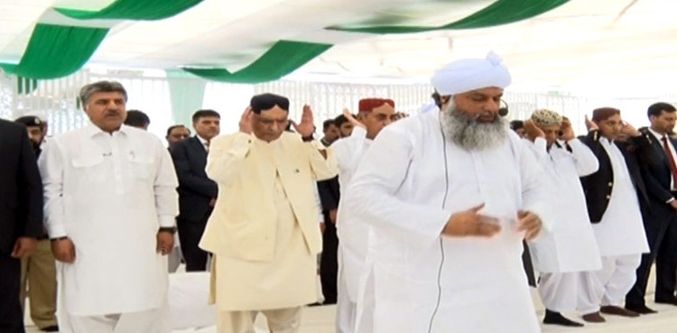 Eidul Fitr: President in Nawabshah, PM offered Eid prayer in Lahore