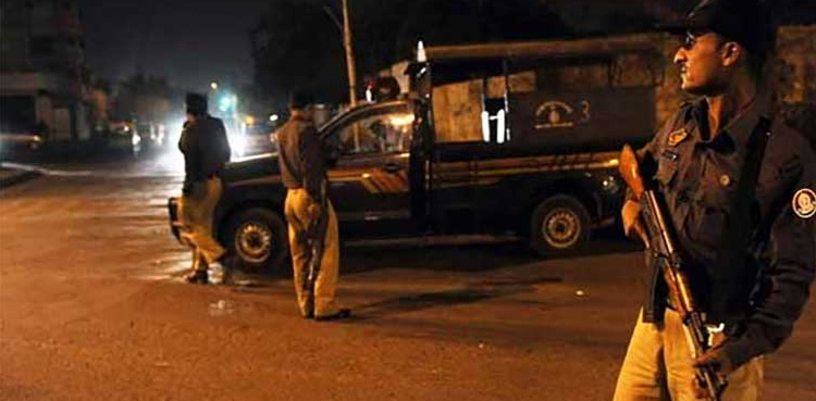Four gangs involved in street crimes arrested in Karachi