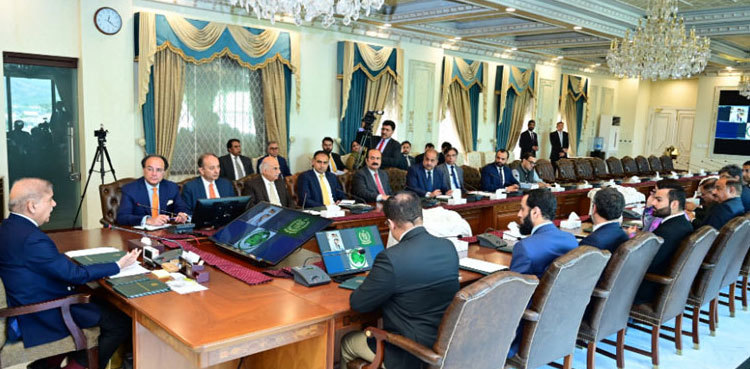 PM Shehbaz stresses upon new initiatives to attract top talent
