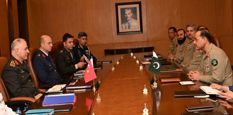 Turkish Army Chief calls on COAS, Chief of Air Staff